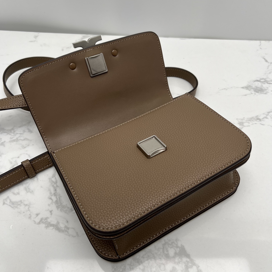 Tory Burch ～新款155671 Eleanor 小号手袋 最新荔枝纹金砖豆腐包 包身利落有型