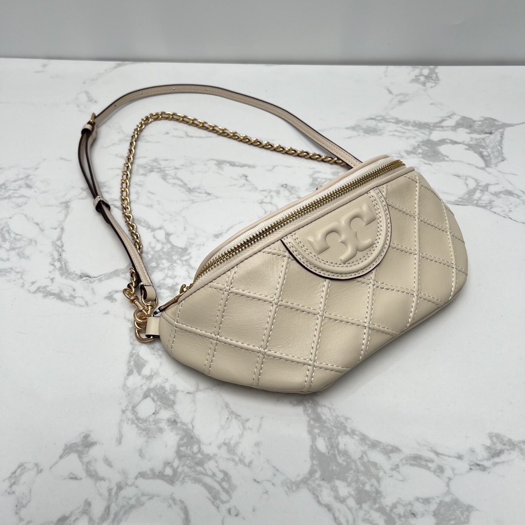 Tory Burch ～最新腰包，Fleming 软皮腰包精选超柔软皮饰有菱形褶裥图案，可用作斜挎包、腰包或单肩包