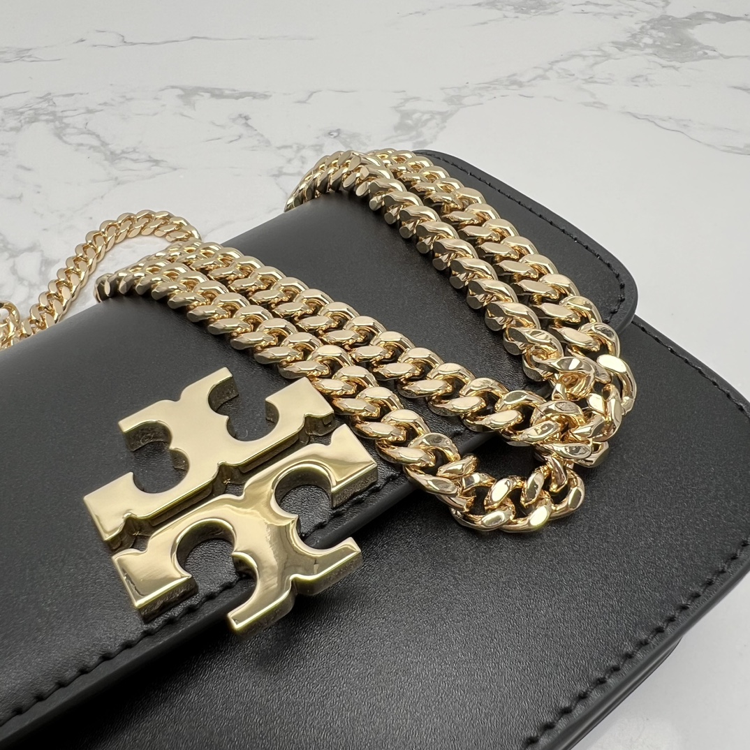 Tory Burch ～TB新款Eleanor 小号链条包 包款全新设计光滑金属饰件 尽显盒子包的简约线条