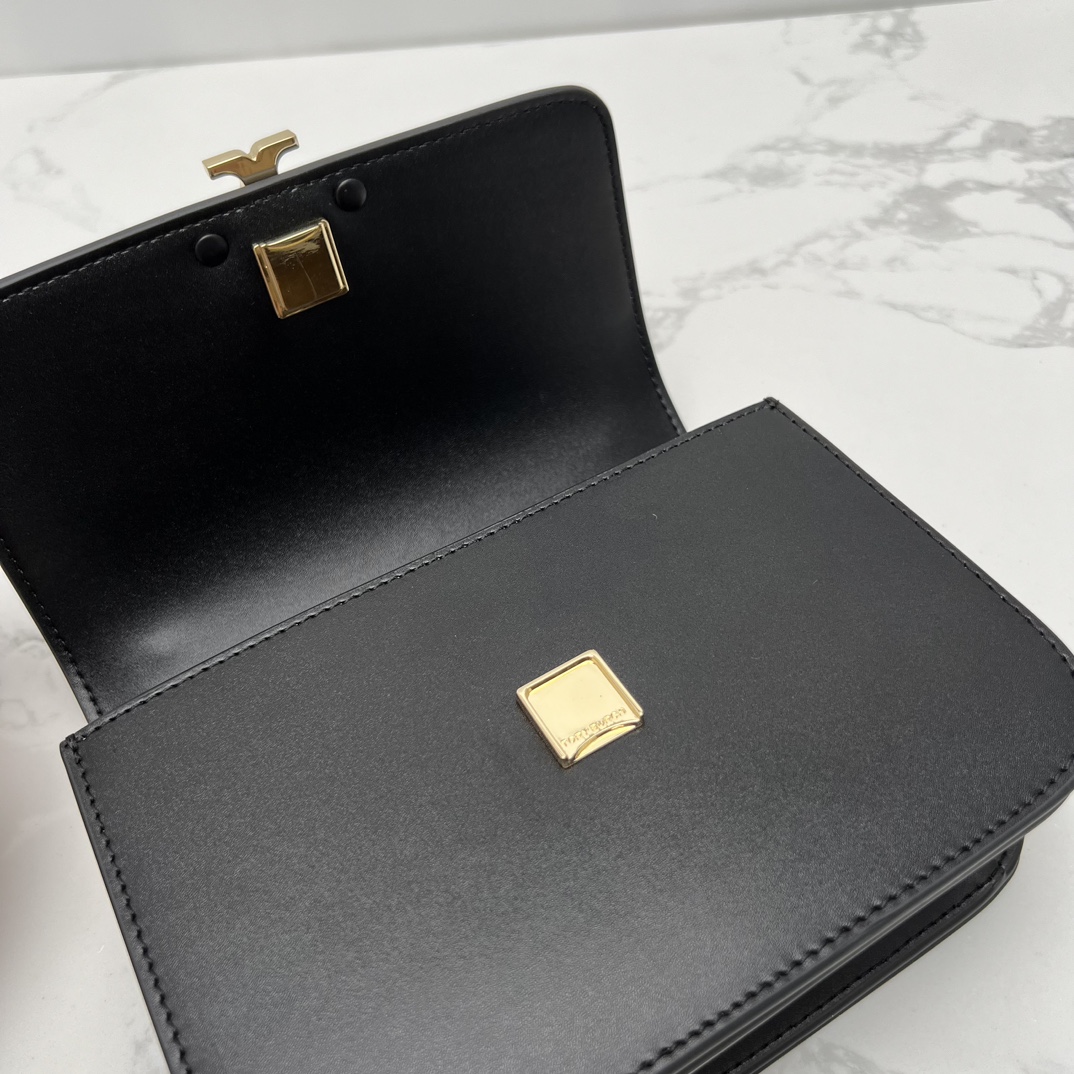 Tory Burch ～TB新款Eleanor 小号链条包 包款全新设计光滑金属饰件 尽显盒子包的简约线条