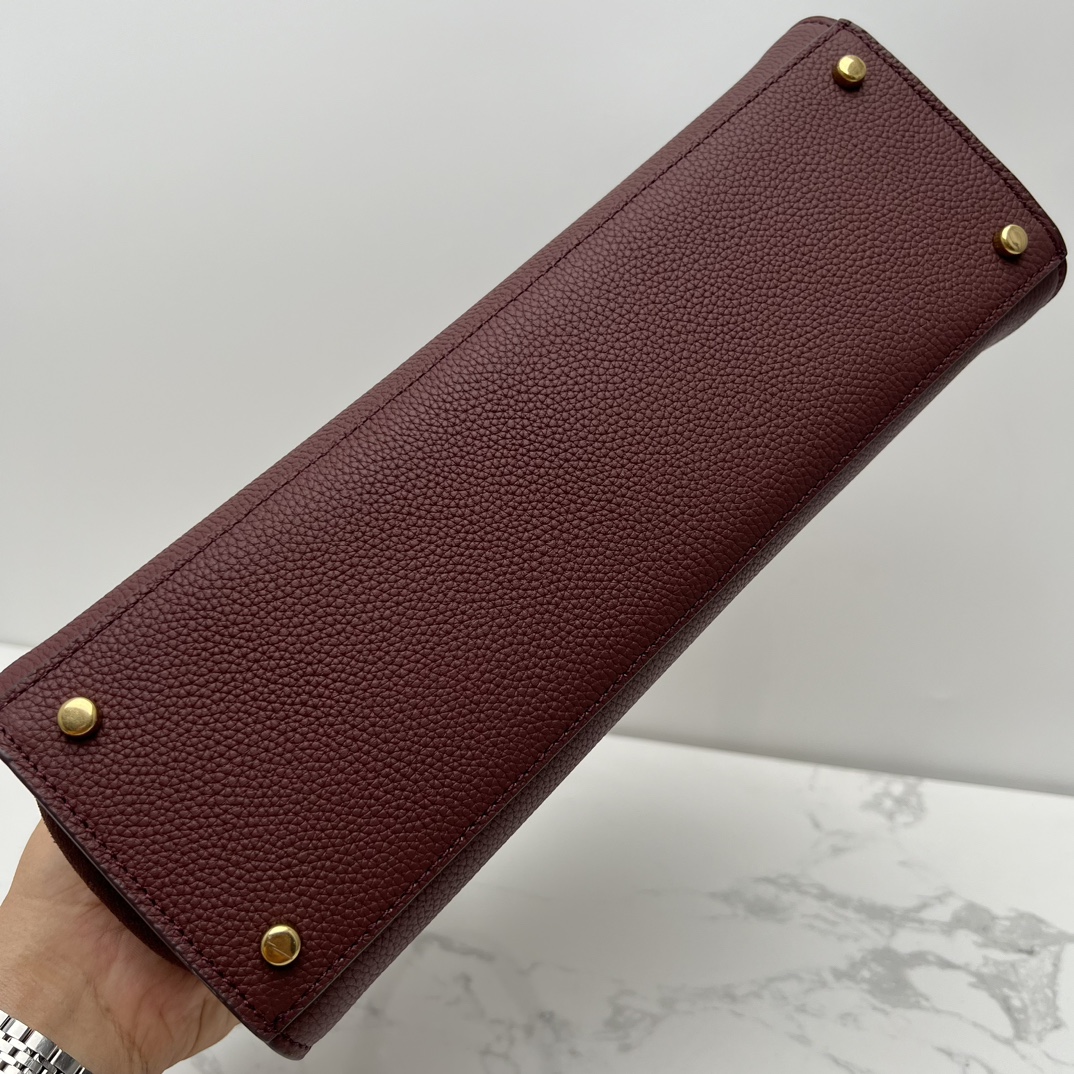 Tory Burch ～Tory Burch全新Eleanor单肩手提包 以简洁线条打造的盒型包袋之上