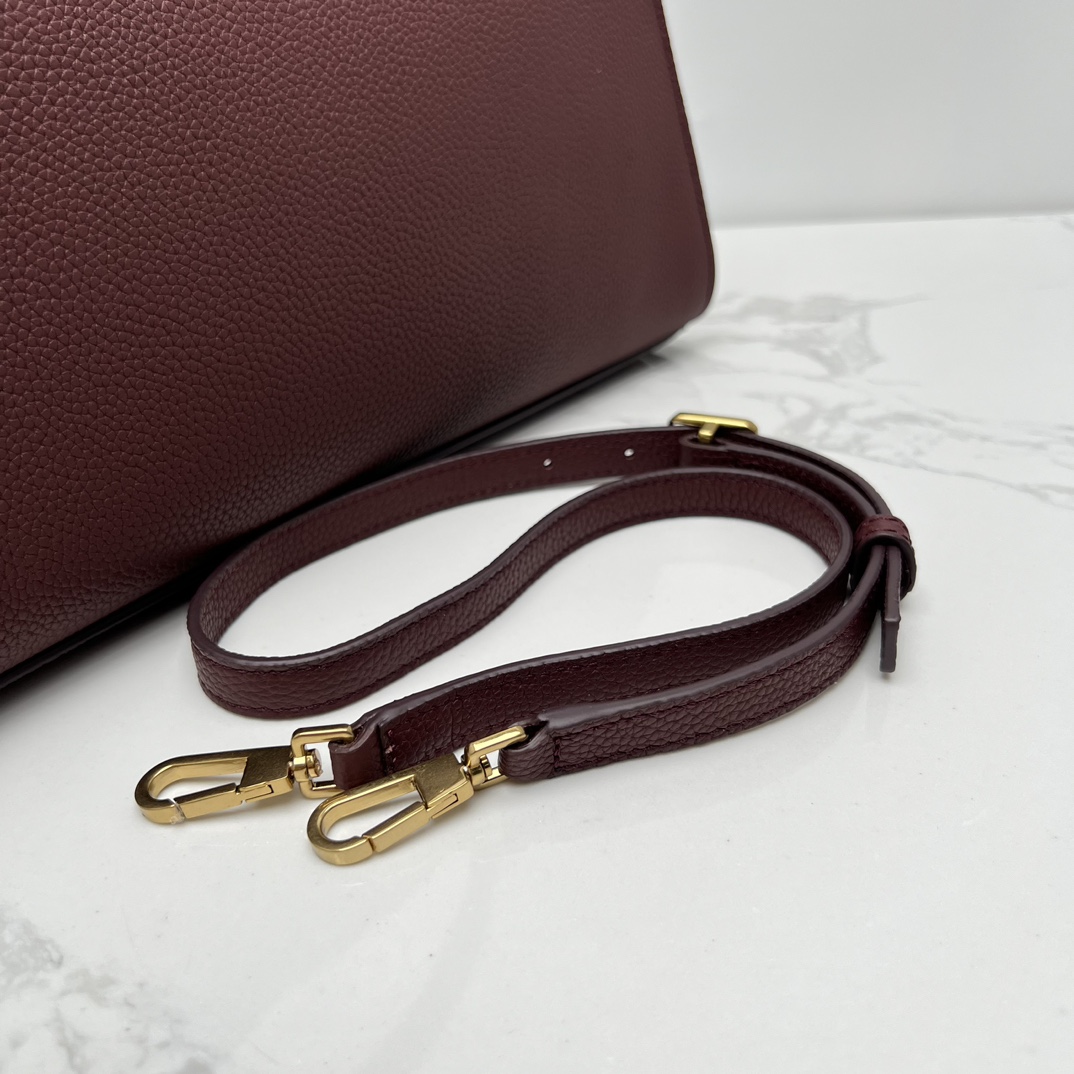 Tory Burch ～Tory Burch全新Eleanor单肩手提包 以简洁线条打造的盒型包袋之上