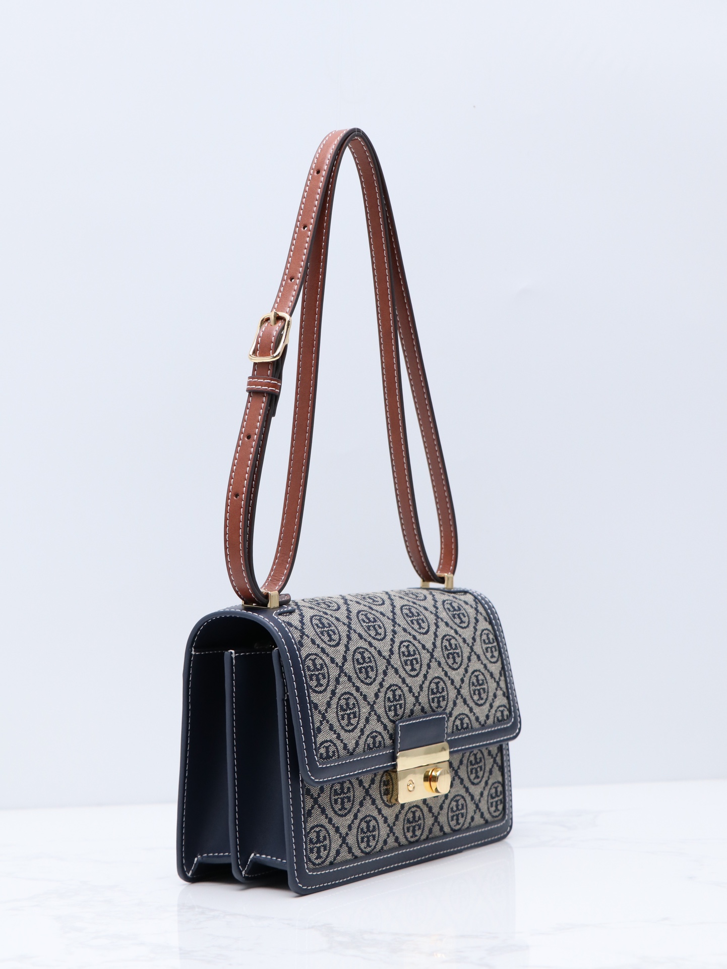 Tory Burch ～TB最新款158526 T monogram老花配皮（头层牛皮）