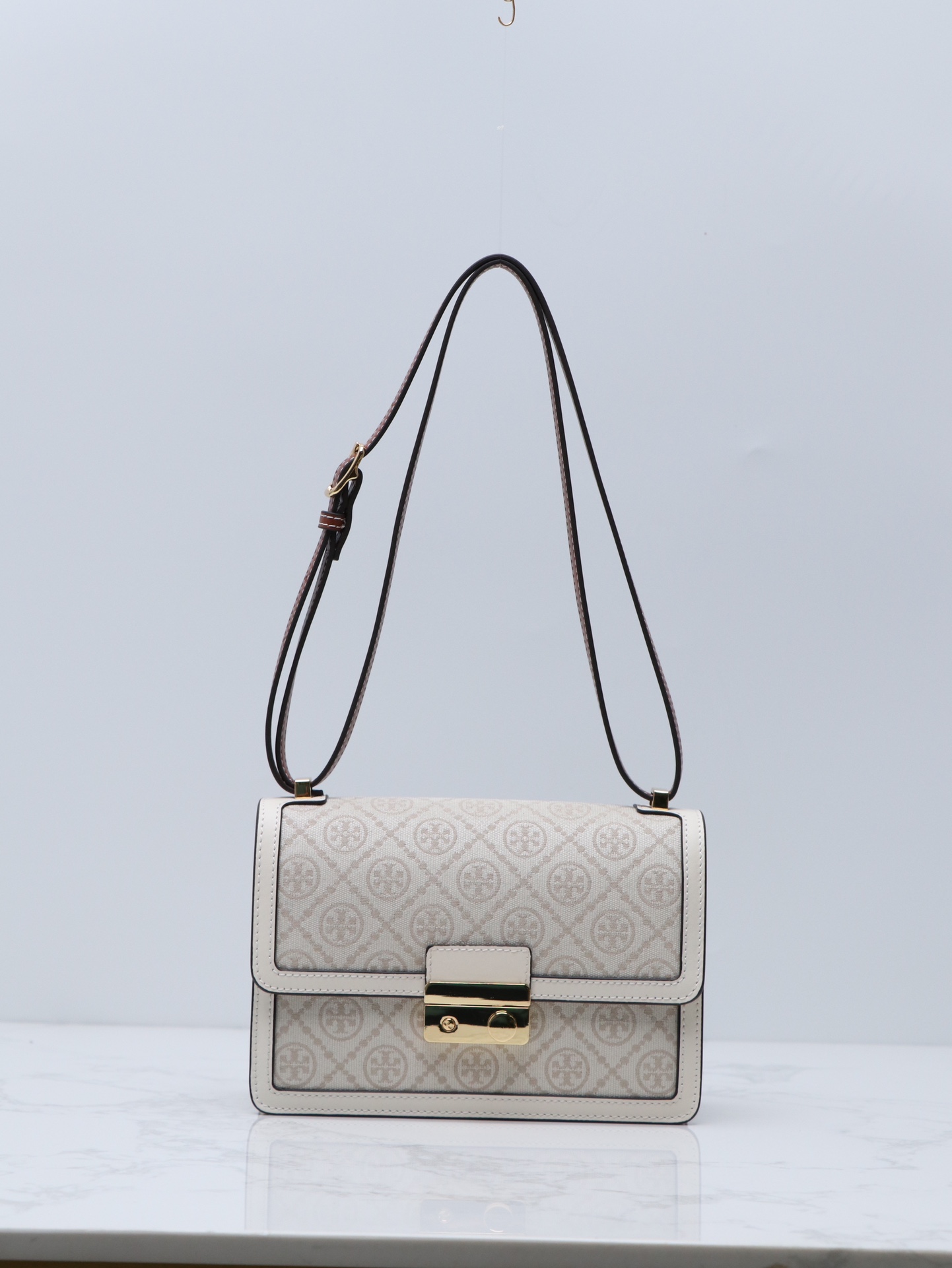 Tory Burch ～TB最新款158526 T monogram老花配皮（头层牛皮）