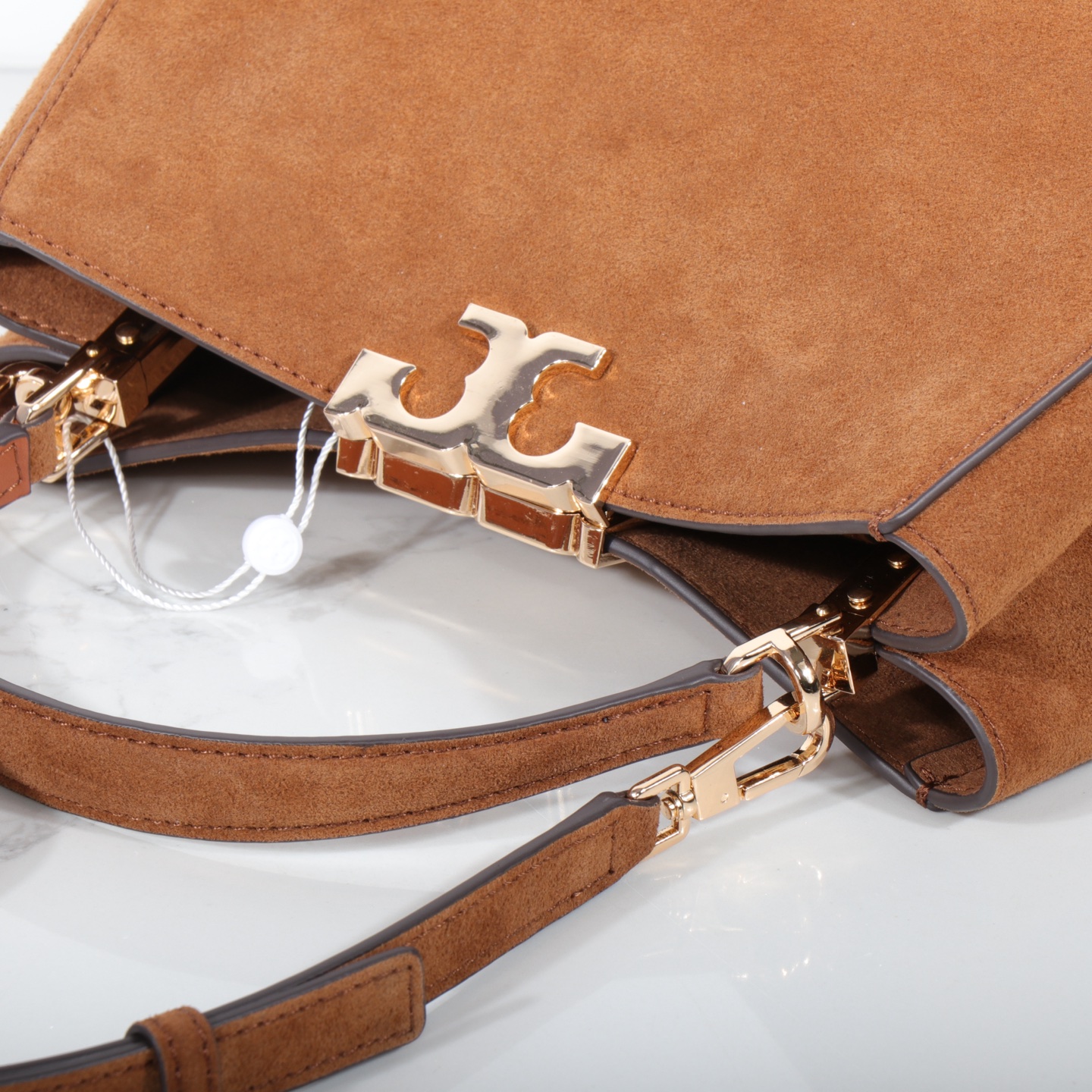 Tory Burch TORY BURCH 汤丽柏琦新品Eleanor手提包，碰上惊喜，天鹅绒手感。真的绝美对一直秋冬美拉德