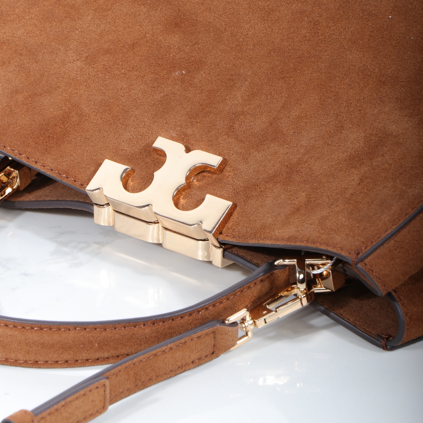 Tory Burch TORY BURCH 汤丽柏琦新品Eleanor手提包，碰上惊喜，天鹅绒手感。真的绝美对一直秋冬美拉德