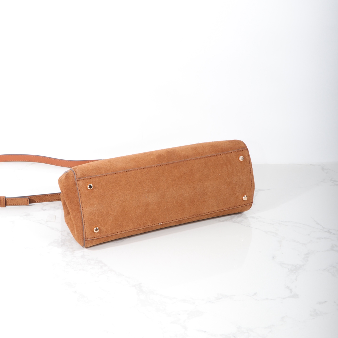 Tory Burch TORY BURCH 汤丽柏琦新品Eleanor手提包，碰上惊喜，天鹅绒手感。真的绝美对一直秋冬美拉德