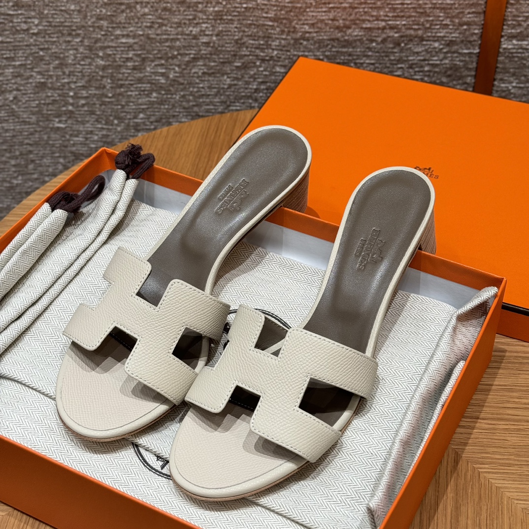 NO:229348,H-home classic high heels are really classic, purely hand-sewn, customized, and the foot is really fashionable and long-lasting, delicate, excellent comfort, exquisite and durable. It is really easy to wear. In one sentence, it is all kinds of versatile. It is a must-have style every summer, and it is OK to match any clothes. Size 34-41 (34.40.41, customized, no return or exchange), slippers, high heels, slippers19860909H家经典高跟鞋,实在是太经典了,纯手工缝制,私人订制款,上脚真的是非常洋气显脚长,秀气,舒适度极佳,精致又耐看,真的是好穿到爆,用一句话来形容就是各种百搭,每年夏天必备款,搭配任何衣服都ok 码数34-41（34.40.41,订制不退换）,拖鞋,high heels,slippers,Women's Shoes