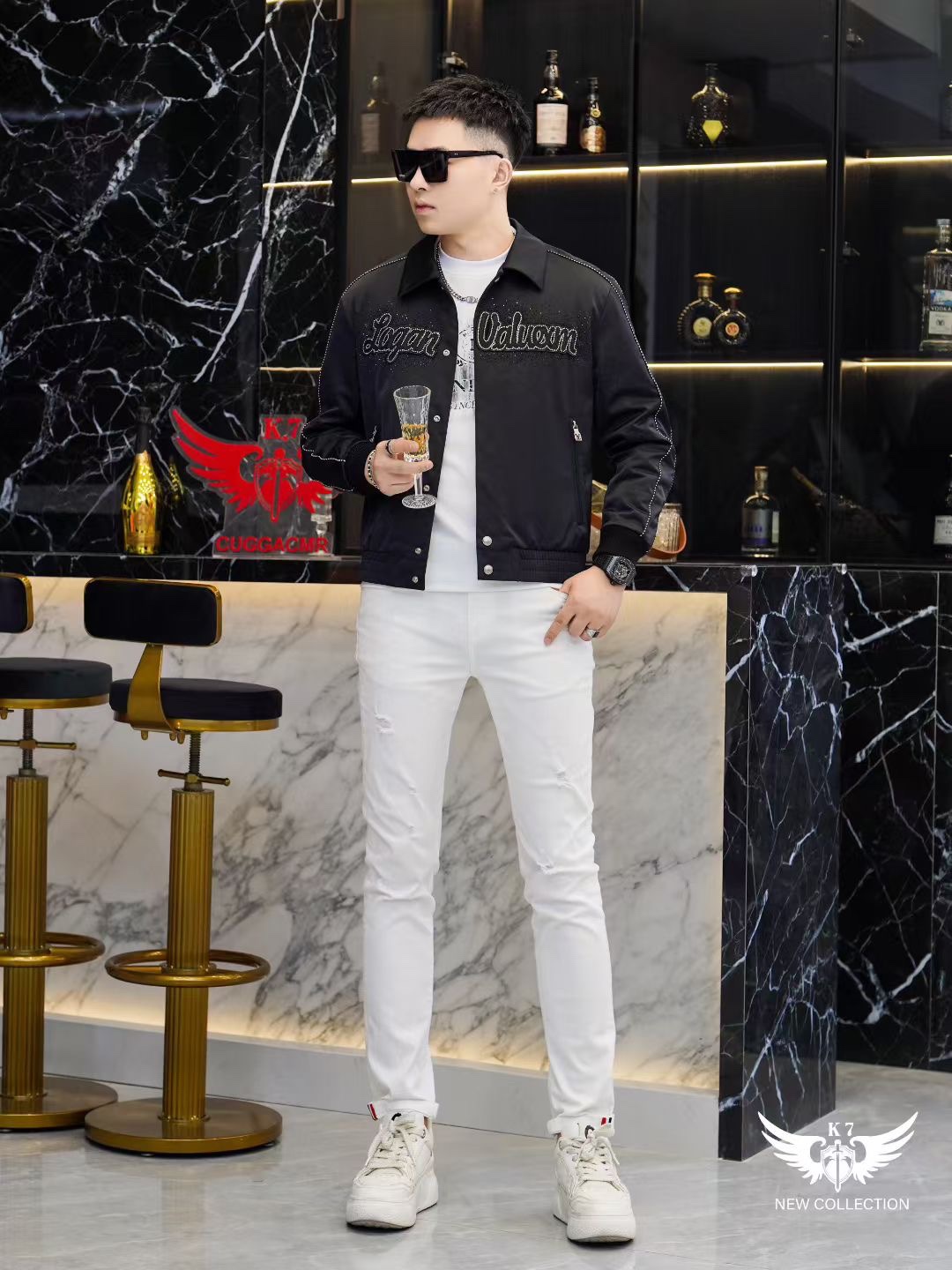 NO:531690,LV hot diamond silk tug baseball suit, using recycled nylon fabric, nylon semi-matte twill cloth, lining with human silk twill satin, special embroidery machine 2200# wash cotton, embroidered cotton lining, Zhangzi uses Japanese imported Tajima embroidery machine, acetic acid twill satin white base, satin gloss as hot diamond base, can set off light more scattered, a total of three groups of flower patterns form a complete Zhangzi pattern, all reference the Y version of the 1:1 restore position, pure hand-made single specification single number position number number position number, use two specifications of imitation Aoji diamond 4 and 2 li, hand-made diamond patches for hot diamond flower pattern, hot diamond flower pattern pure hand-made stamp, all the surrounding corners are placed in the black line inside the embroidery, constant temperature and time automatic pressing to ensure water-resistant and fastness. Customized auxiliary materials, complete three standards. Size M-3XL,,louis  vuitton,alexander wang19860909LV 烫钻丝绸束腰棒球服,采用再生锦纶面料,锦纶半消光斜纹布,里布采用人丝斜纹缎面,特种绣花机2200＃洗水棉,绣竖条间棉里布,章仔采用日本进口田岛绣花机刺绣,醋酸斜纹缎面本白色打底,缎面光泽度高作为烫钻底,可以衬托光线更加四散,总共三组花型组成完整章仔图案,水钻位置全部参照Y版1:1还原位置,纯手工单规格单颗数位置数量做刷钻模,采用仿奥钻4里跟2里两种规格,手工刷钻贴做烫钻花稿,烫钻花稿纯手工摆章仔,四周角落全部对绣花黑线内里落位 恒温恒时自动化压烫确保耐水洗牢度.定制辅料,三标齐全.尺码M-3XL,,louis vuitton,alexander wang,Men's clothing