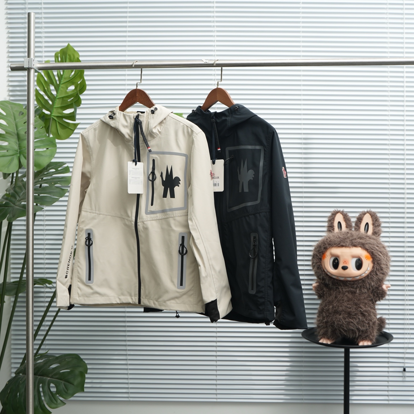 正品级💰560

MONCLER丨蒙口户外运动连帽冲锋衣

尺码：M-2XL