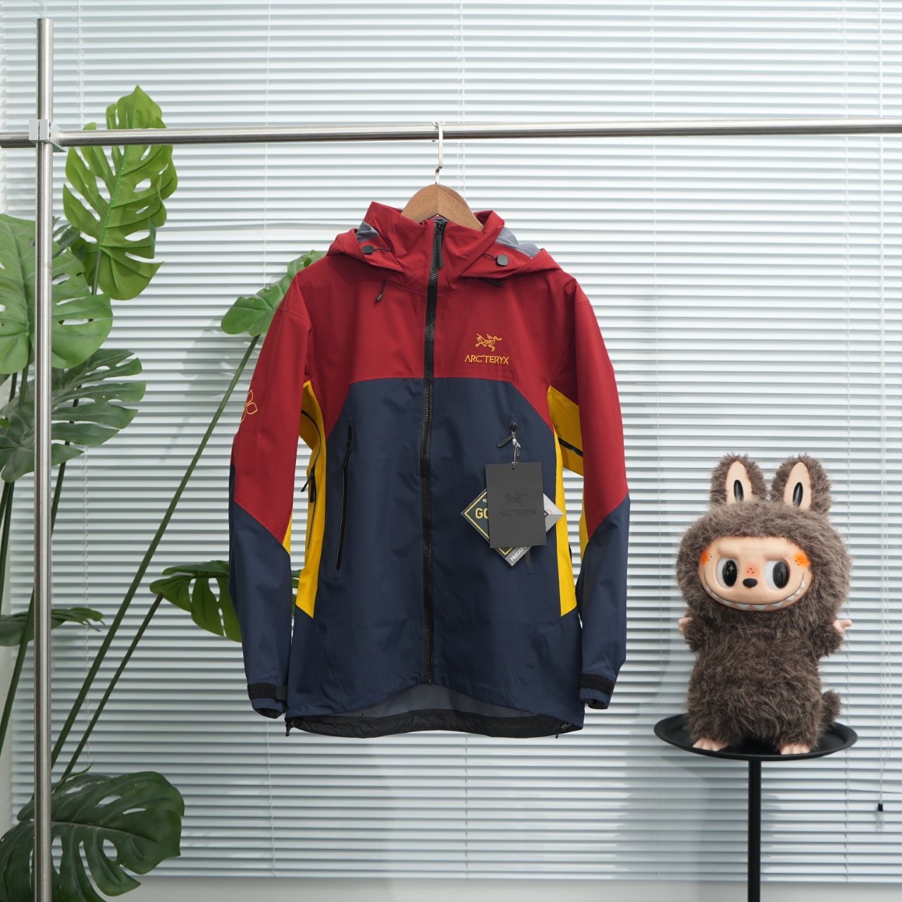 【正品级】💰580

ARC‘TERYX丨始祖鸟松赞联名硬壳连帽冲锋衣

Size：S-XXL