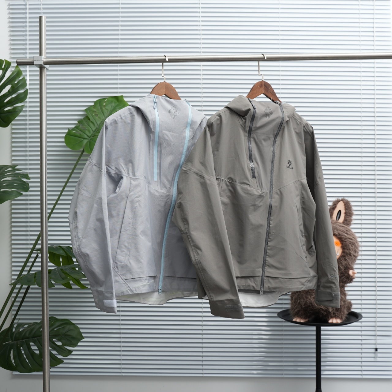 💰480

Kailas丨凯乐石索松运动户外连帽冲锋衣

Size：S-XXL