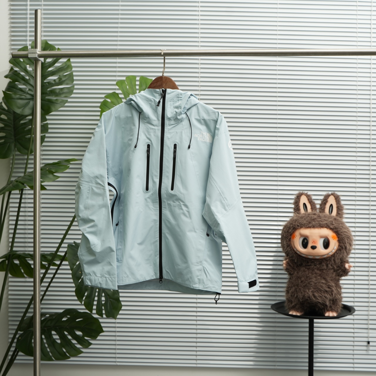 正品级💰480

The North Face/北面巅峰硬壳冲锋衣

尺码：XS-2XL 以太蓝