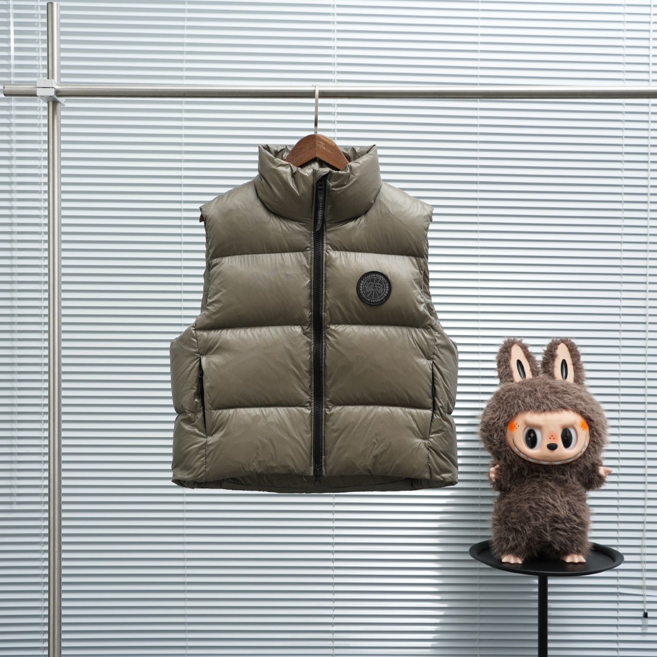 NO:614630,New model 2257 big goose vest khaki, alexander wang19860909上新 新款 2257款大鹅马甲 卡其色,,alexander wang,Men's clothing