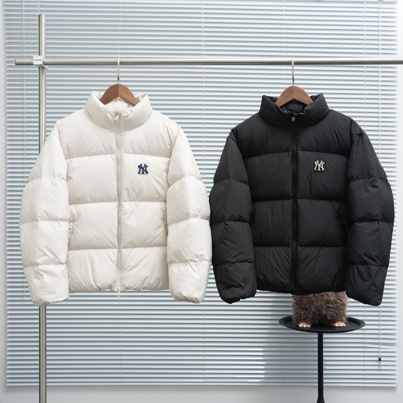 MLB New York Yankees Puffer Jacket Stand Collar Large Logo Unisex