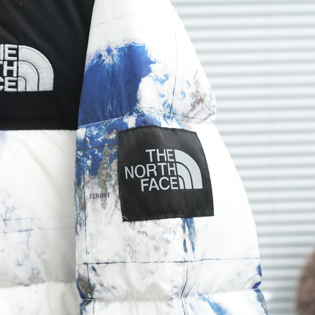 The North Face Earth Print Down Jacket - Stylish & Warm Outerwear 3 windows1759416422814 9425094541457868766