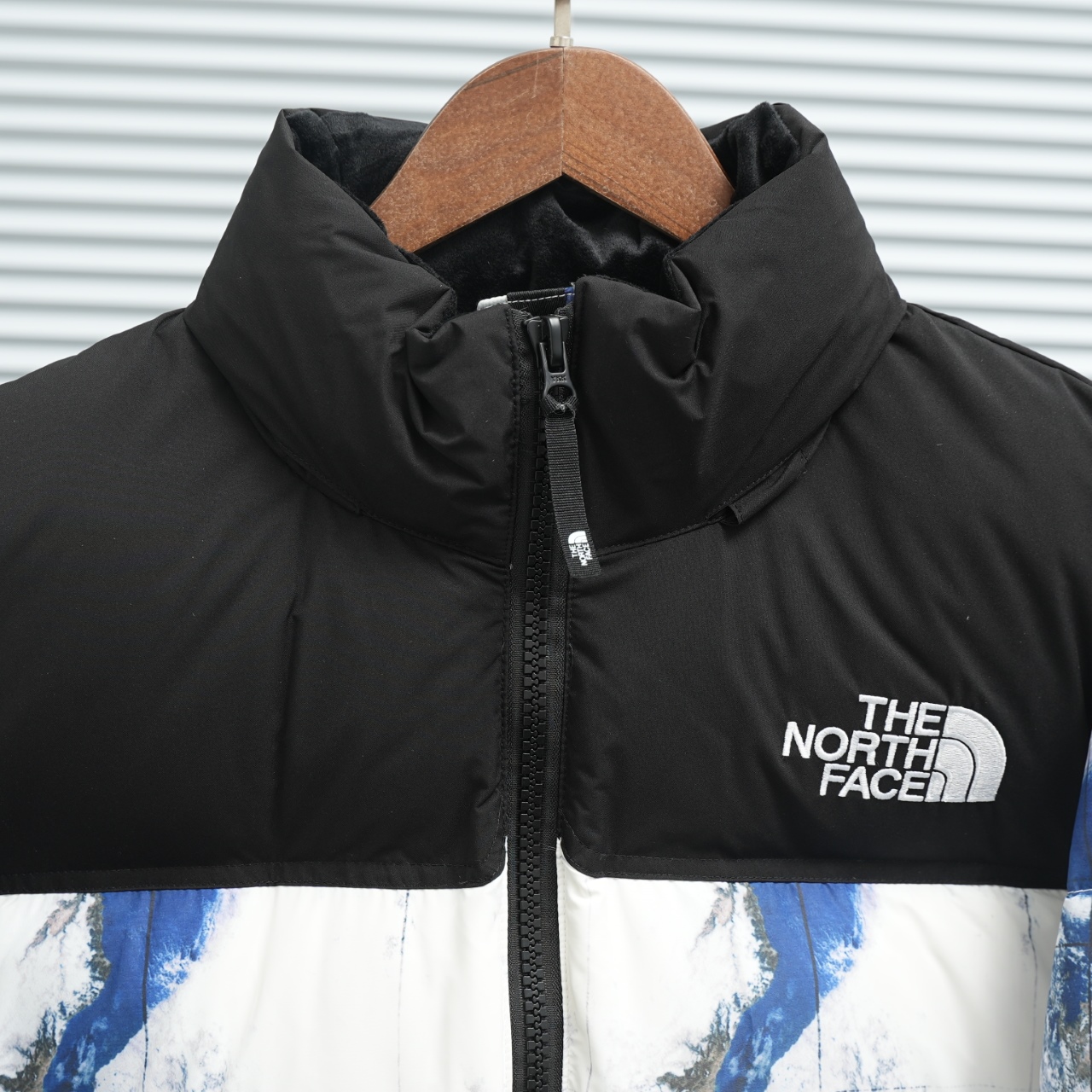 The North Face Earth Print Down Jacket - Stylish & Warm Outerwear 2 windows1759416422814 9425094541618717581