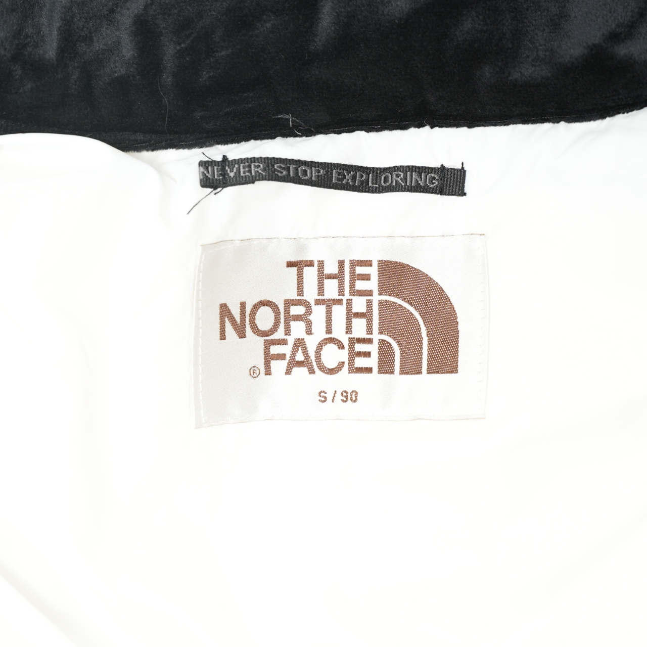 The North Face Earth Print Down Jacket - Stylish & Warm Outerwear 8 windows1759416424280 1122858388 49477808