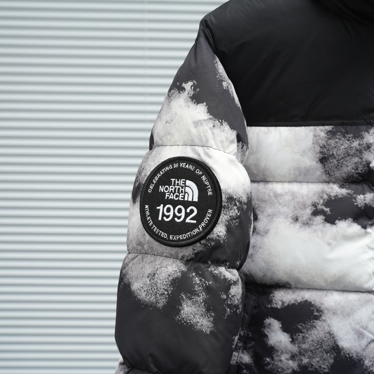 The North Face 1992 Badge Cloud Print Down Jacket - XS to 2XL 3 windows1761052176963 698940033 881314511