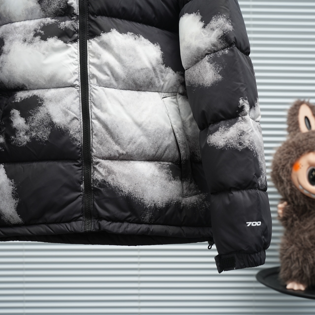The North Face 1992 Badge Cloud Print Down Jacket - XS to 2XL 5 windows1761052179101 677835347 52195575