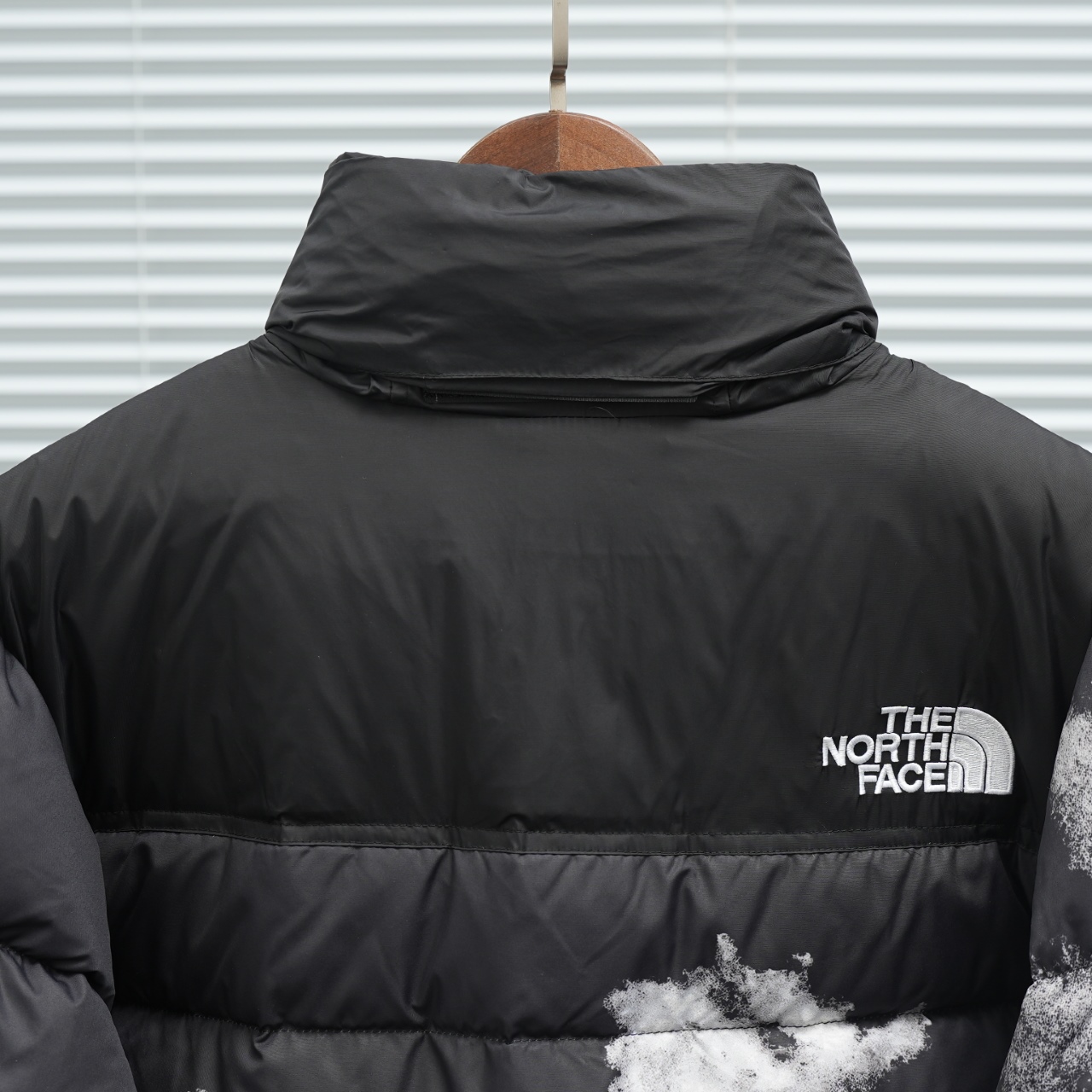 The North Face 1992 Badge Cloud Print Down Jacket - XS to 2XL 6 windows1761052179101 6778353471383180654