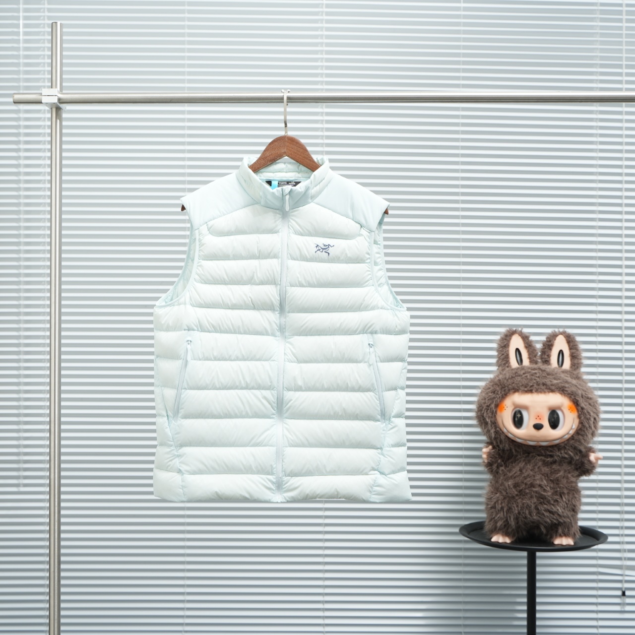 _dAg9sSXUASocK-BveaKN8U_j0RWyFWK_uO-rSYw