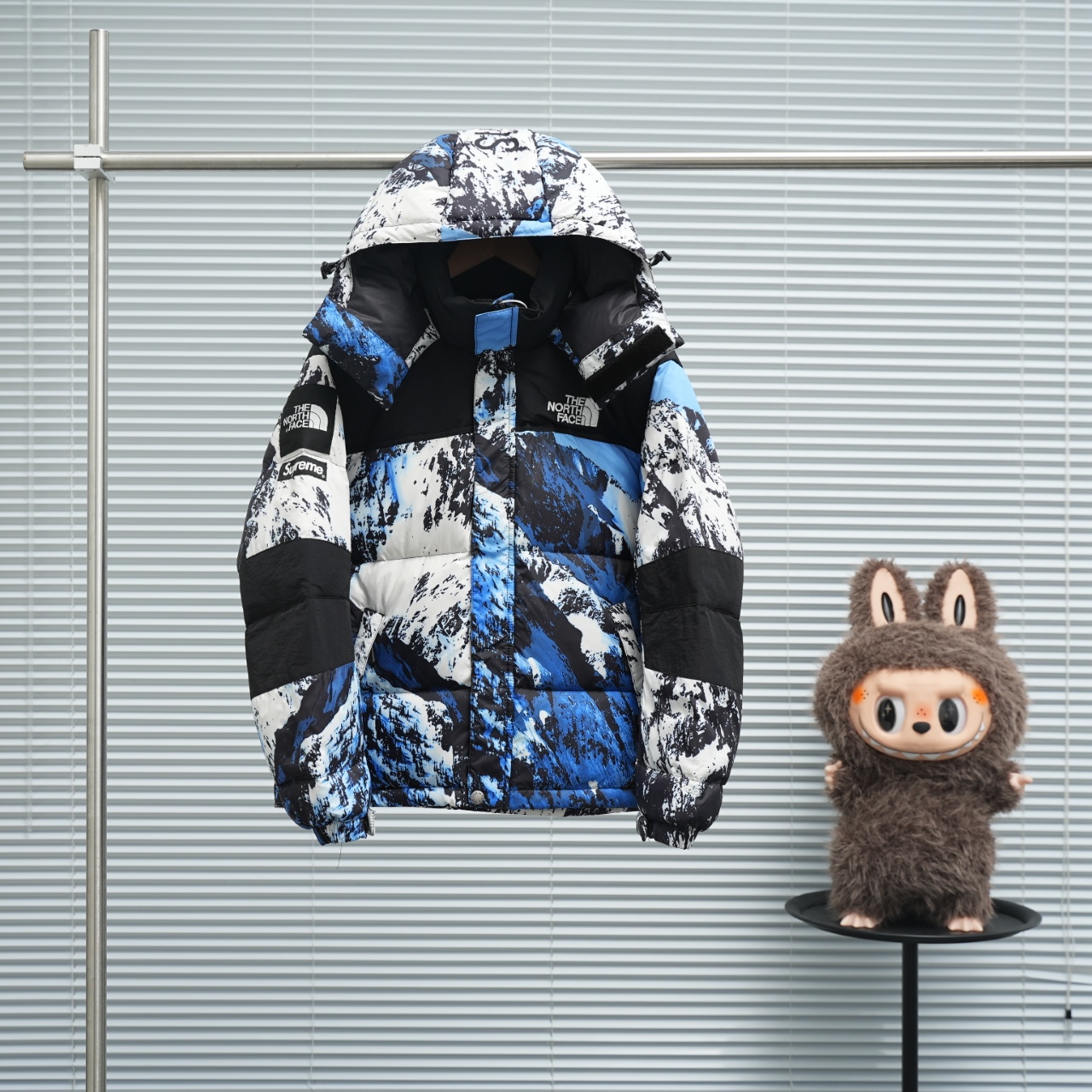 The North Face x Supreme Snow Mountain Print Puffer Jacket - Generation 1