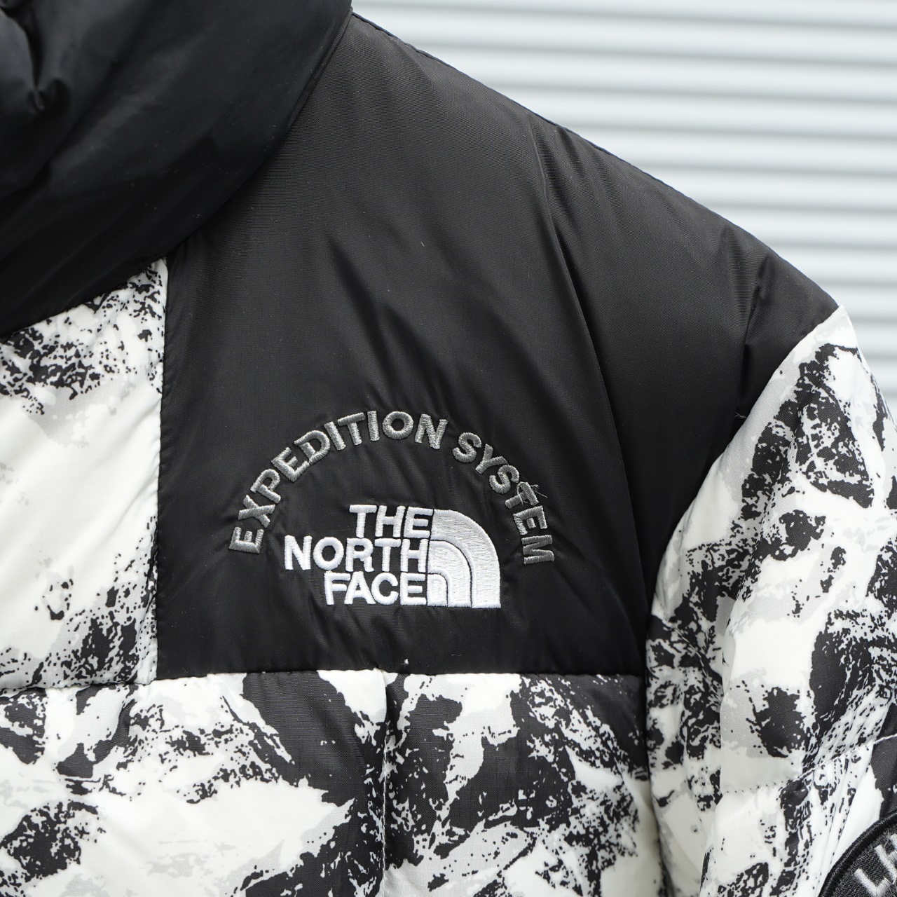 The North Face Snow Mountain 4th Generation Sleeve Patch Padded Jacket 3 windows1761191777296 11634536501594934139