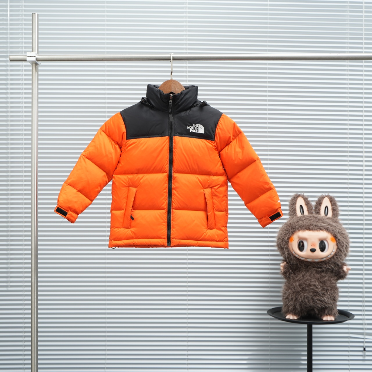 _dx_9s0zHTCpC6rSPUr_ZqcgqbN72akGrG5fE5lw