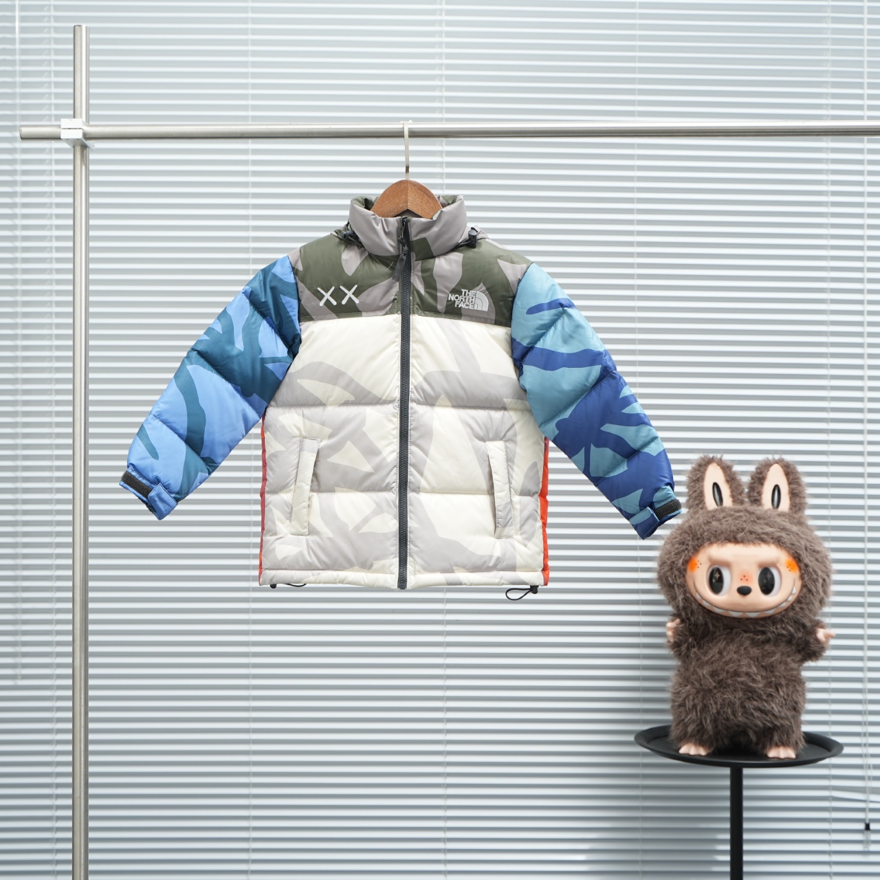 _dnf9sHgMA5X5Aa4a3hWuZHQaxVAn-BmVdg4-w9g