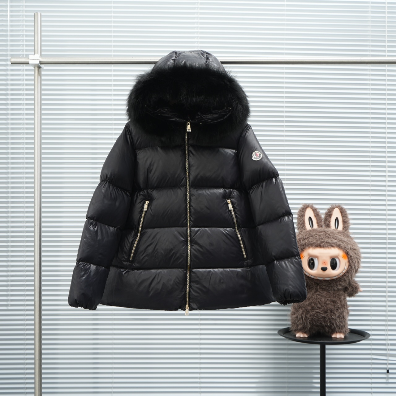 黑色
Moncler 盟可睐| A字款 Laichefur系列 徽标 短款拉链 长袖羽绒服 --女款