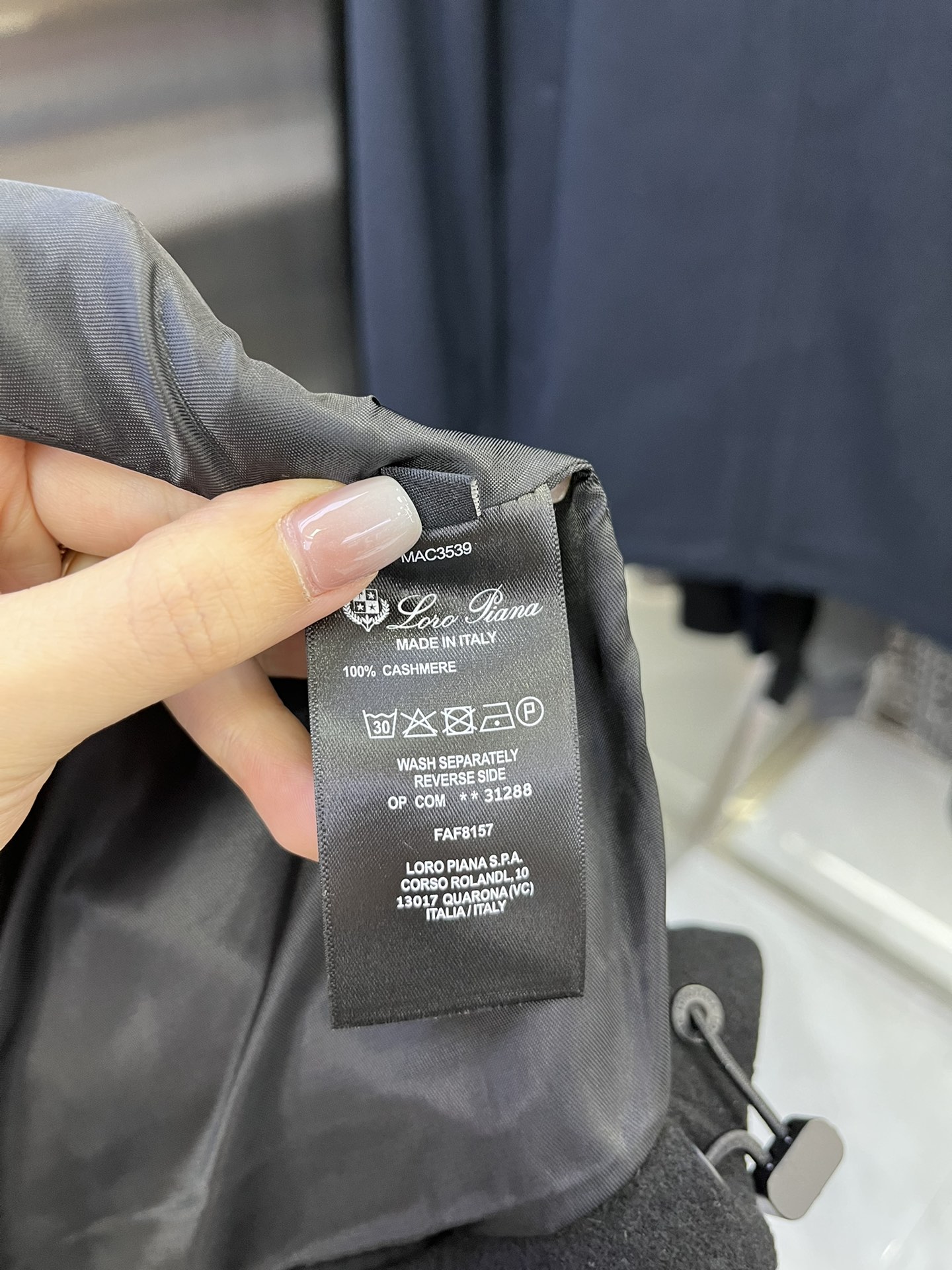 “Custom Fabric Jacket with Clean Cut Design, Soft Texture, High Quality Materials in Black, Blue, Almond – Sizes 48-56” - 图片 9