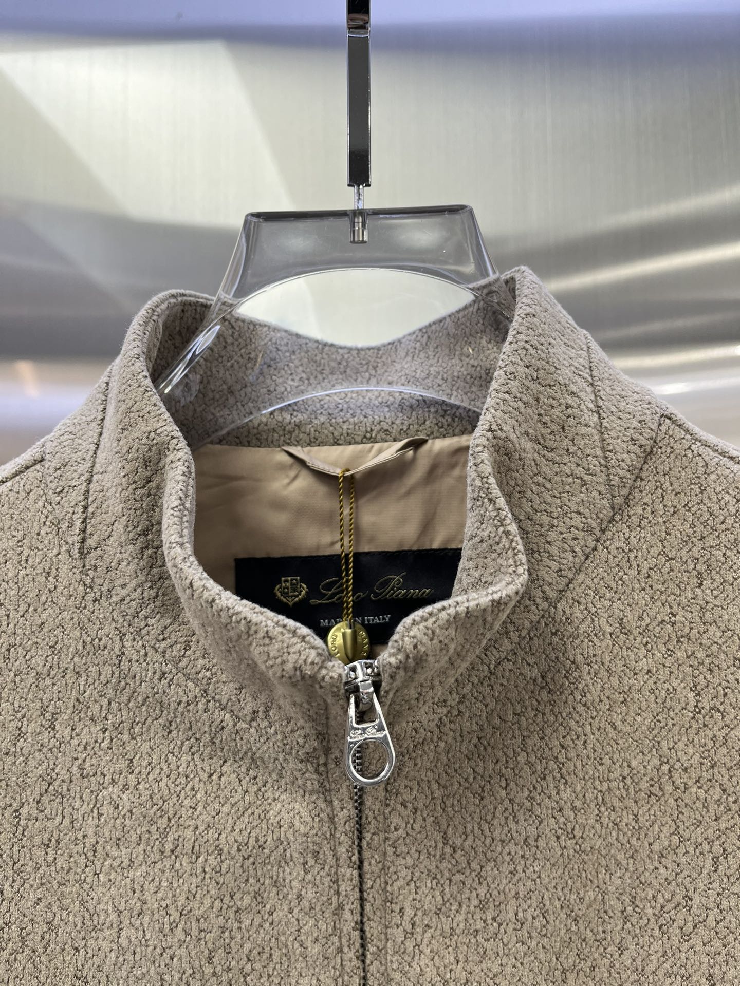 “High-End Custom Fabric Jacket with Clean Cut and Stereotyped Design in Black, Blue, Almond – Sizes 48-56” - 图片 5