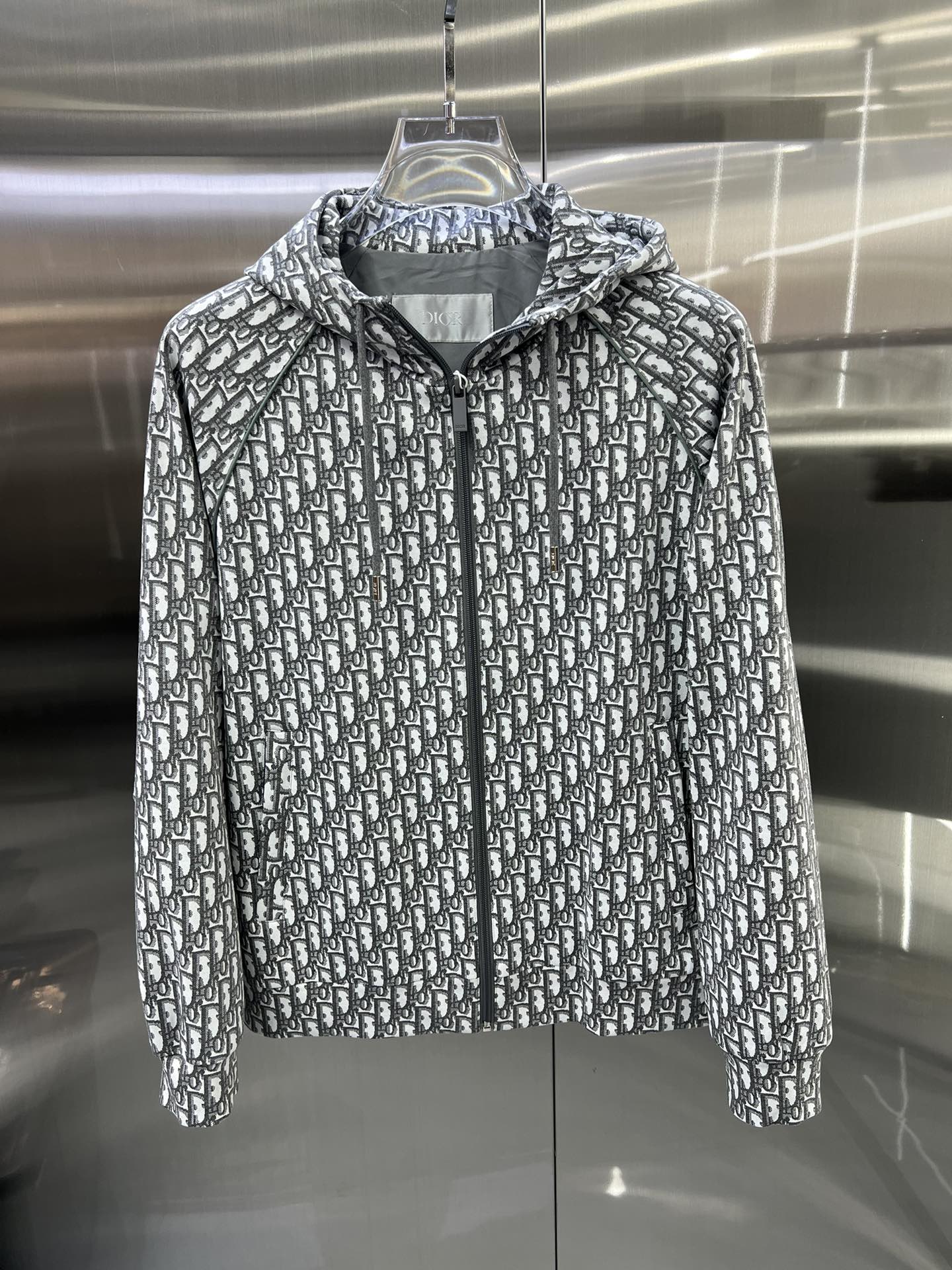 NO:495112,C46-Autumn new jacket Original 1:1 custom hardware accessories are fully imported and customized. Welcome to counter comparison. Super soft Super heavy fabric has a perfect fit. Pay attention to the super comfortable fabric. Exclusive model. Non-market goods. Same size for men and women. M1 XXXL. Black and white. 08,,jackets & coats,alexander wang.19860909C46-秋款新款夹克 原版1:1订制五金配件全进口原版定制 欢迎专柜对比 超柔软 超级重面料做工杠杠的版型完美 注意面料超舒服 独家款 非市场货 男女同款尺码M一XXXL 黑色米白色 08,,jackets & coats,alexander wang,Men's clothing