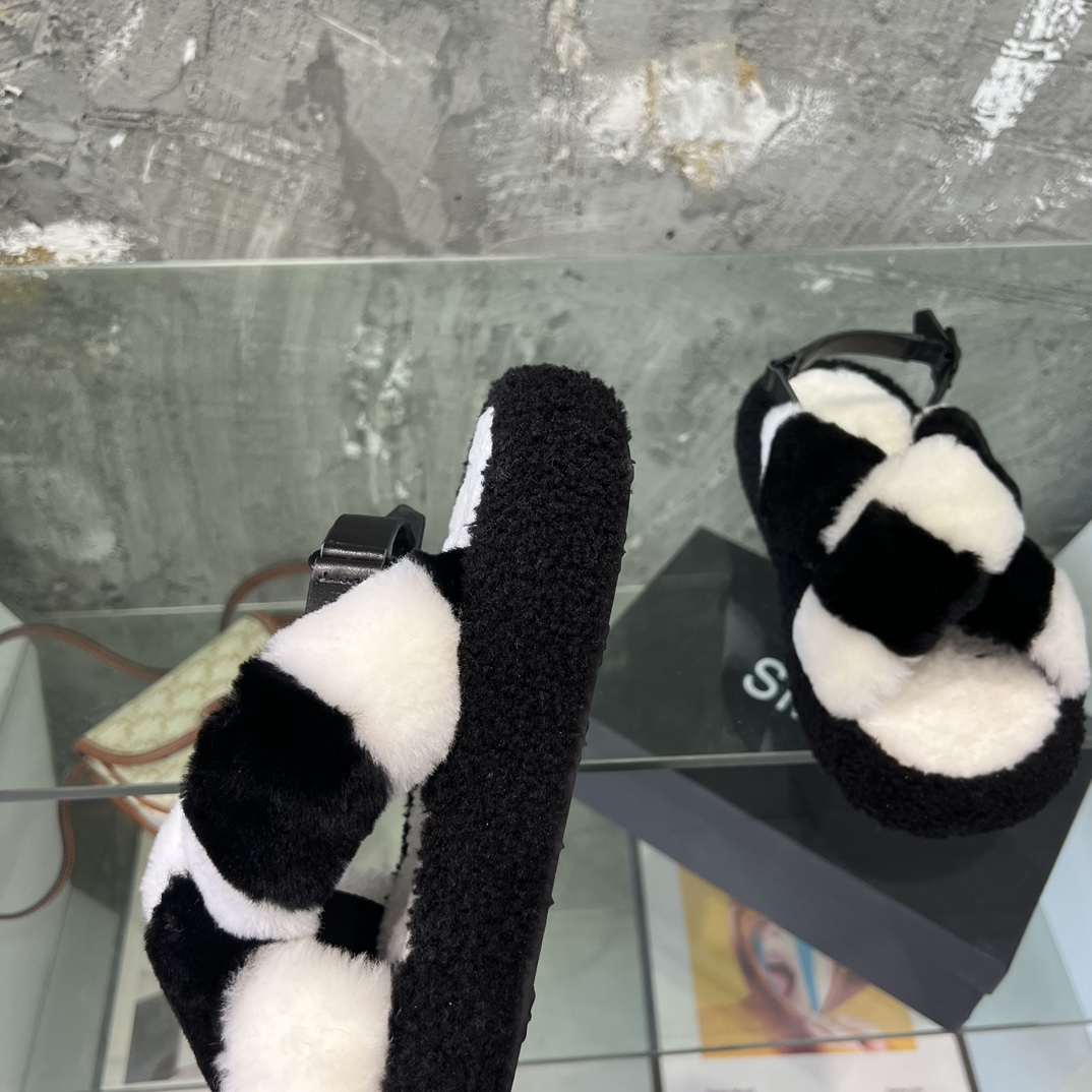 650 SFK, FURRY SANDALS WITH SOCKS AND CUTE, STYLISH DESIGNS. IT DOESN’T MAKE ANY MISTAKES - 图片 6