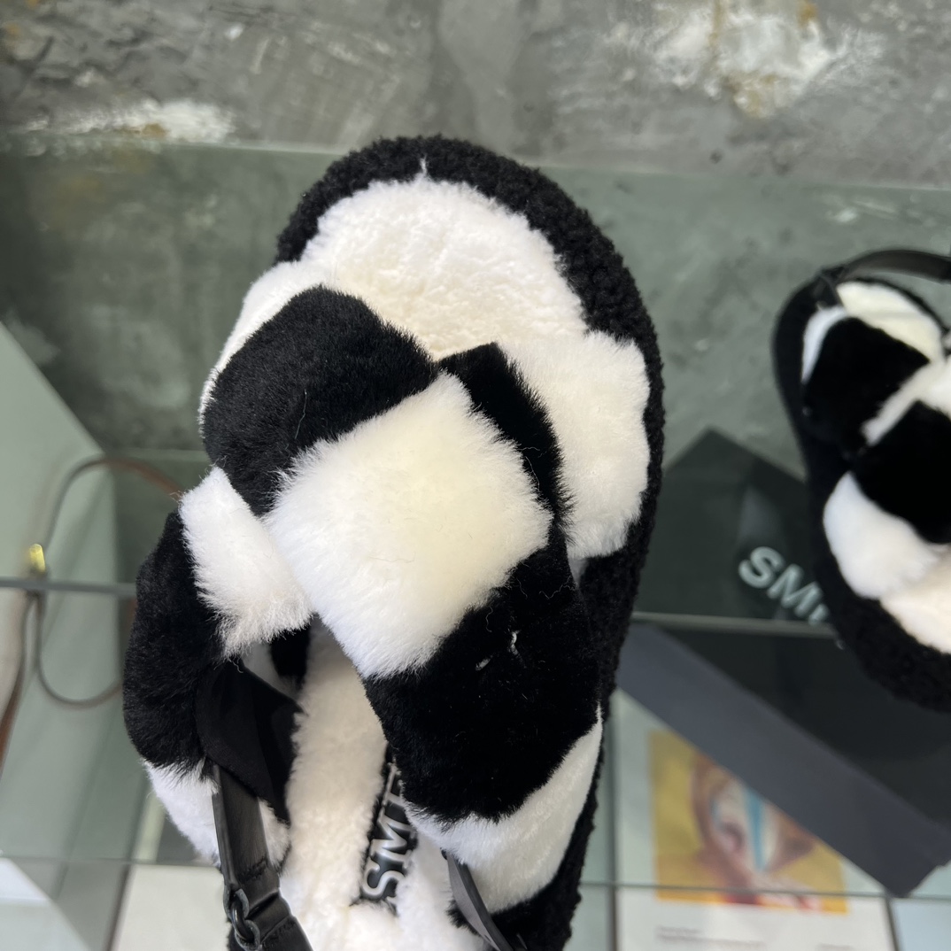 650 SFK, FURRY SANDALS WITH SOCKS AND CUTE, STYLISH DESIGNS. IT DOESN’T MAKE ANY MISTAKES - 图片 4