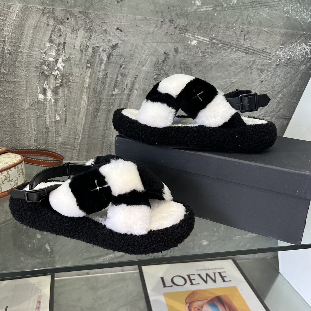 650 SFK, FURRY SANDALS WITH SOCKS AND CUTE, STYLISH DESIGNS. IT DOESN’T MAKE ANY MISTAKES - 图片 7