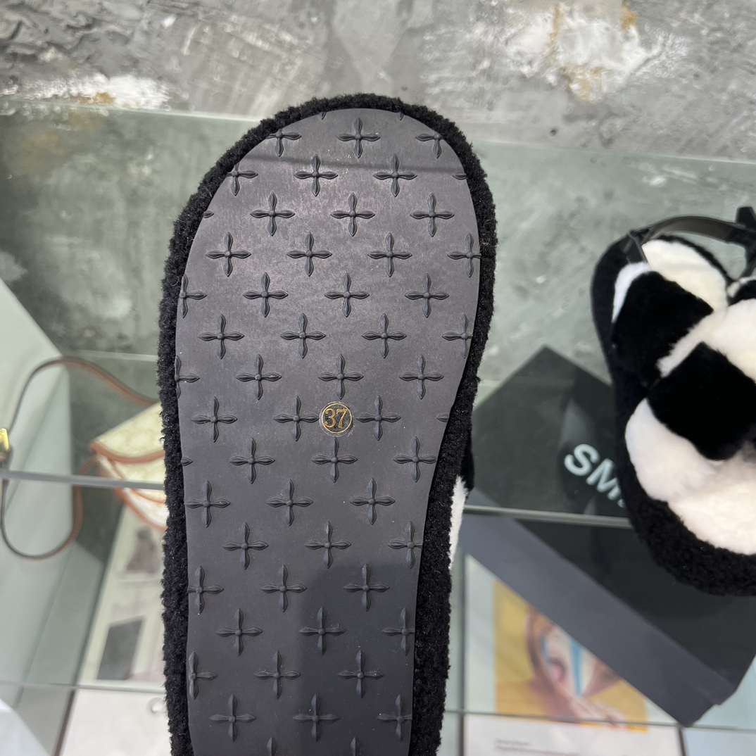 650 SFK, FURRY SANDALS WITH SOCKS AND CUTE, STYLISH DESIGNS. IT DOESN’T MAKE ANY MISTAKES - 图片 9