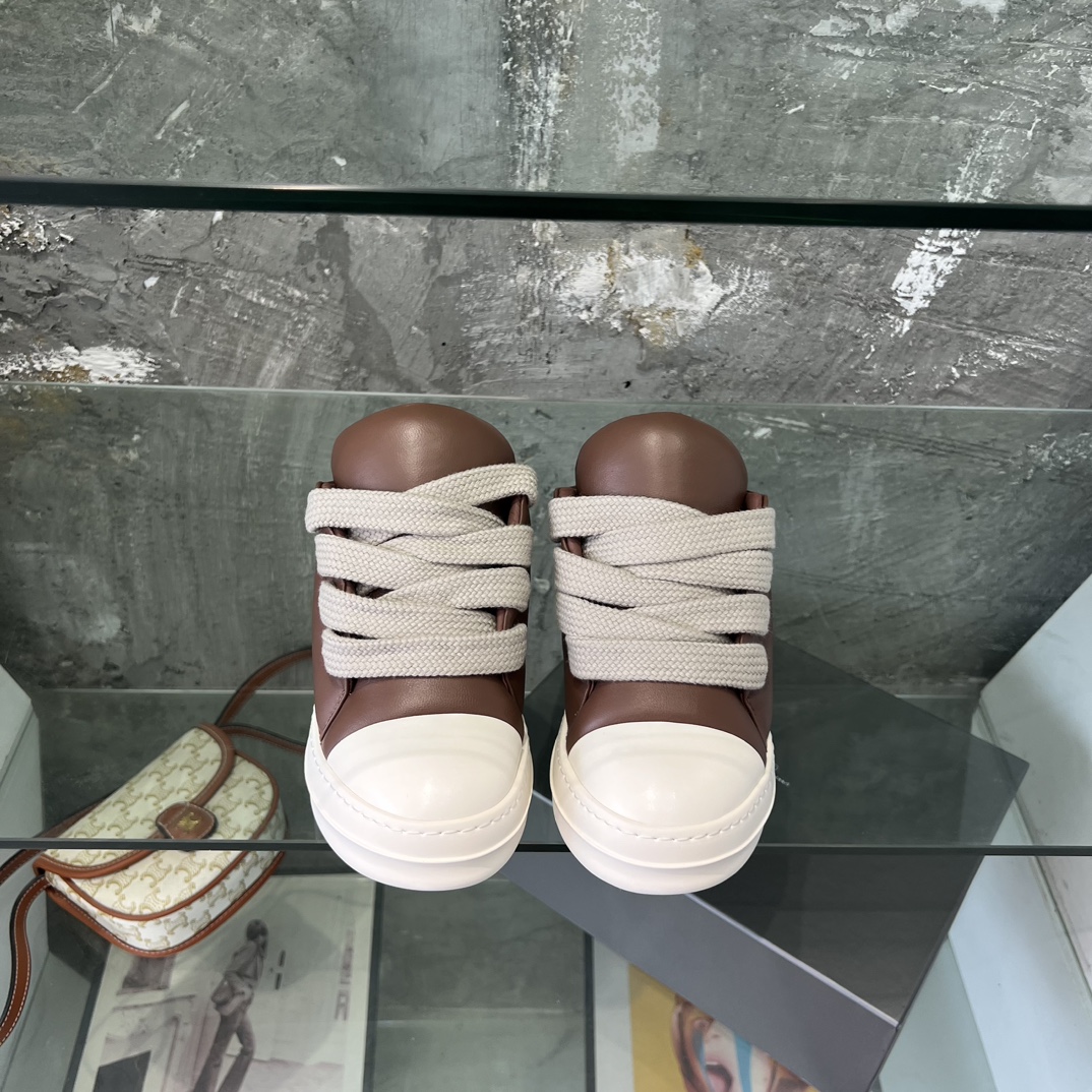 NO:264053,Couple Rick Owens 23FW low top thick lace-up bread shoes lambskin material, invincible comfortable and soft, super cool on the feet, really cool. Sizes for women 36-40, men 38-47, casual shoes/sports shoes, sneakers, sheepskin19860909情侣款Rick Owens 23FW低帮粗系带面包鞋小羊皮材质,无敌舒适柔软,上脚超级酷,真的帅爆了.码数女36-40、男38-47,休闲鞋/运动鞋,sneakers,sheepskin,Women's Shoes