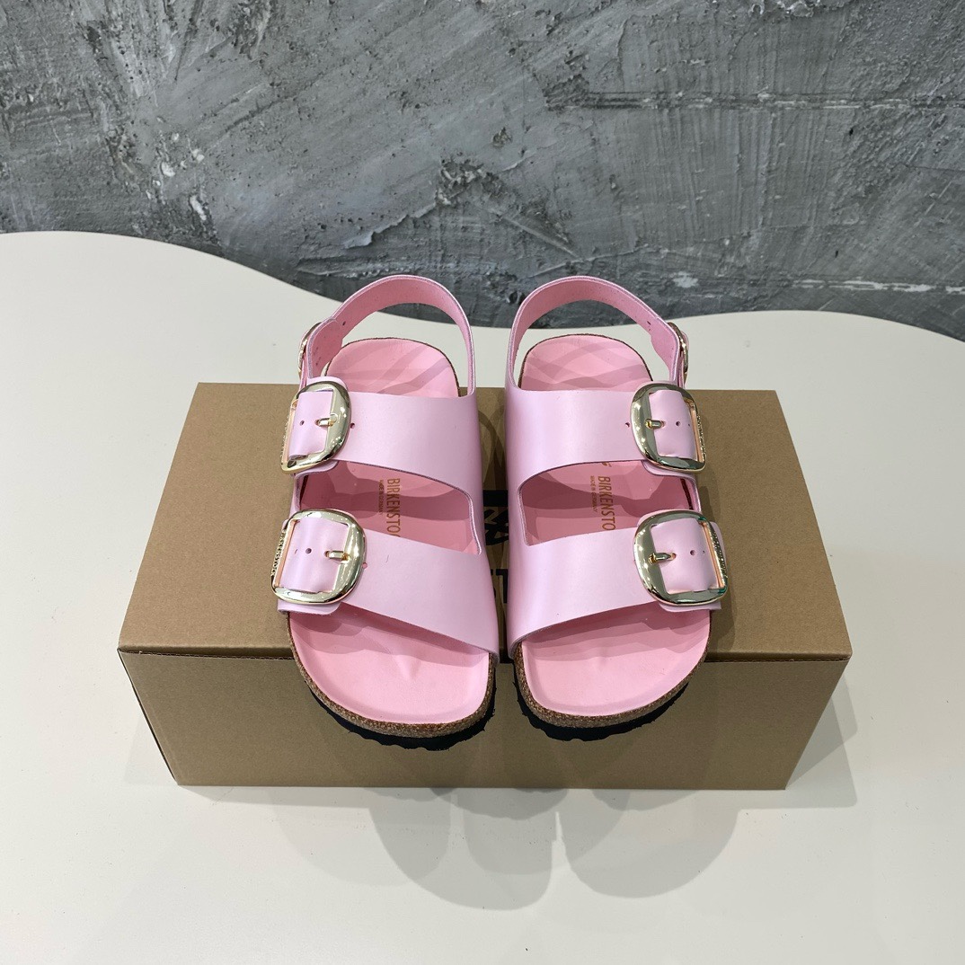 ????Birkenstock 系带包头半拖️️这两个品牌刚出联名我就心动了，代购找很久才买到货，真的一鞋难求，真的超级好看，姐妹们给我冲????码数:35-40