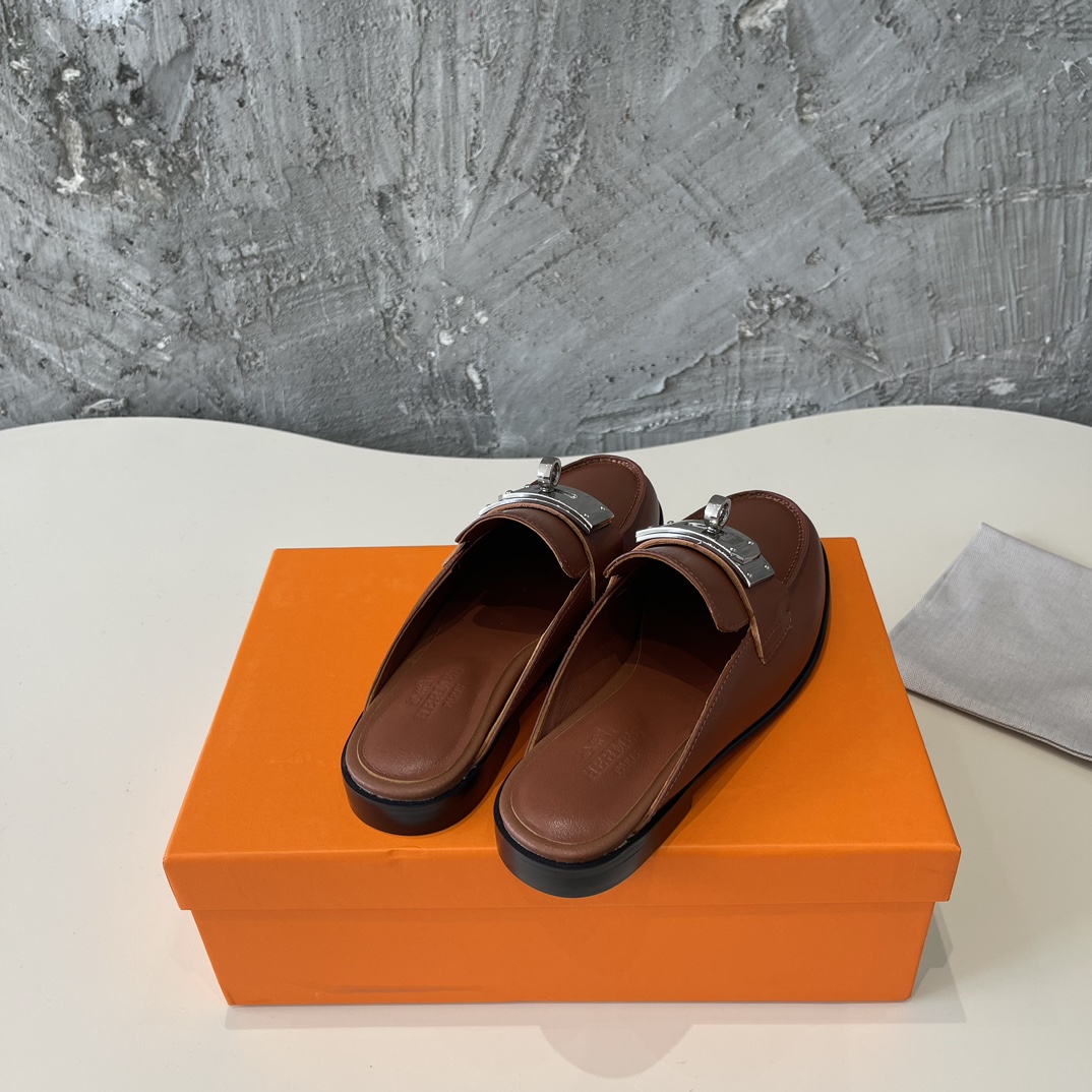 “New Hermes SS24 Shoes: Fine Italian Leather, Comfortable Fit, Stylish Details” - 图片 3