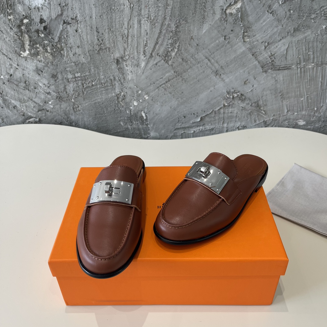 “New Hermes SS24 Shoes: Fine Italian Leather, Comfortable Fit, Stylish Details” - 图片 5