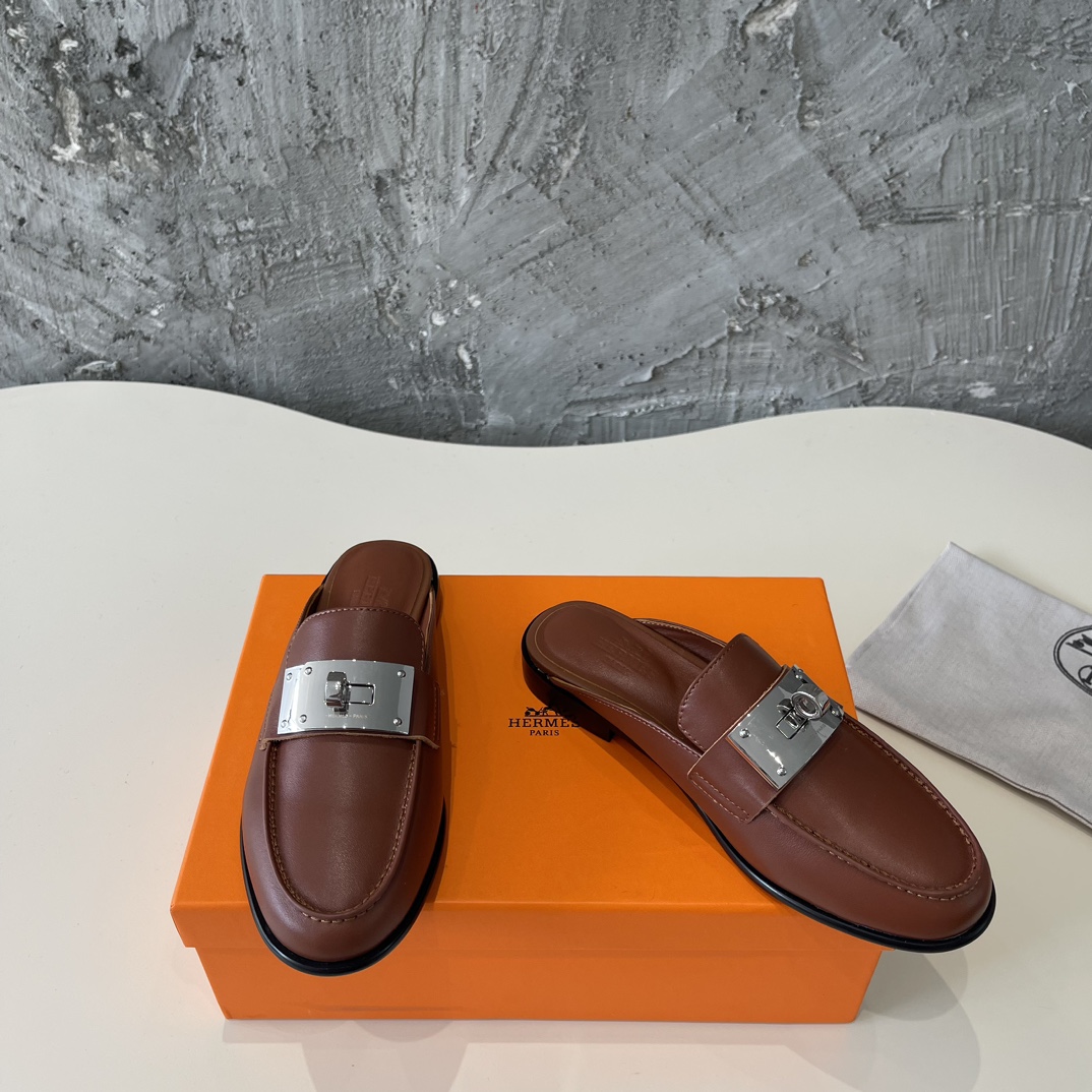 “New Hermes SS24 Shoes: Fine Italian Leather, Comfortable Fit, Stylish Details” - 图片 6