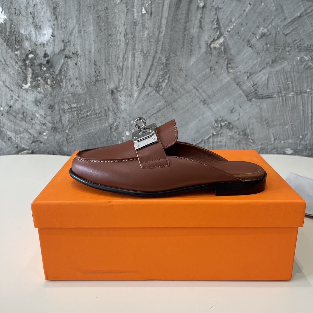 “New Hermes SS24 Shoes: Fine Italian Leather, Comfortable Fit, Stylish Details” - 图片 2
