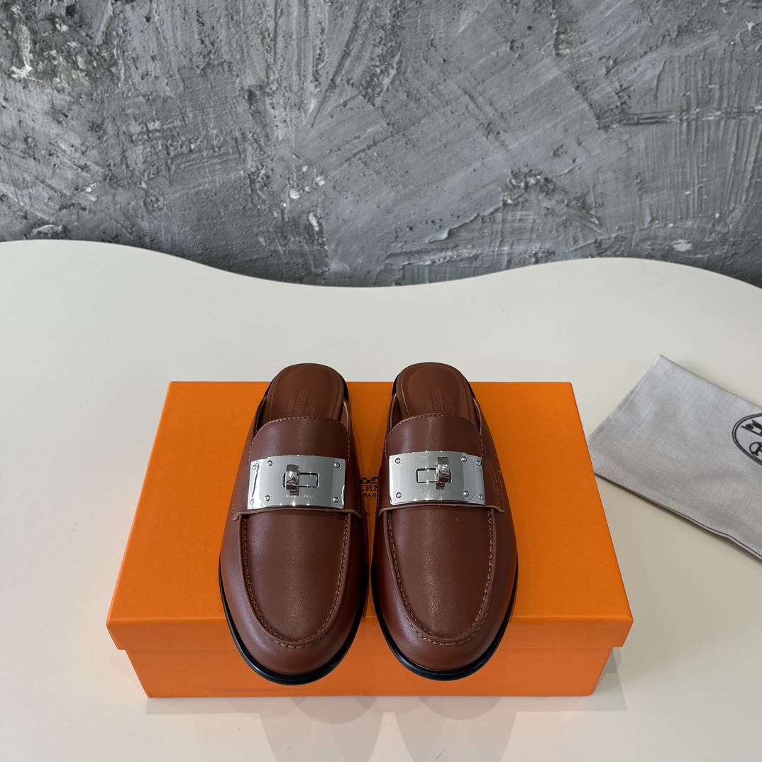 “New Hermes SS24 Shoes: Fine Italian Leather, Comfortable Fit, Stylish Details”