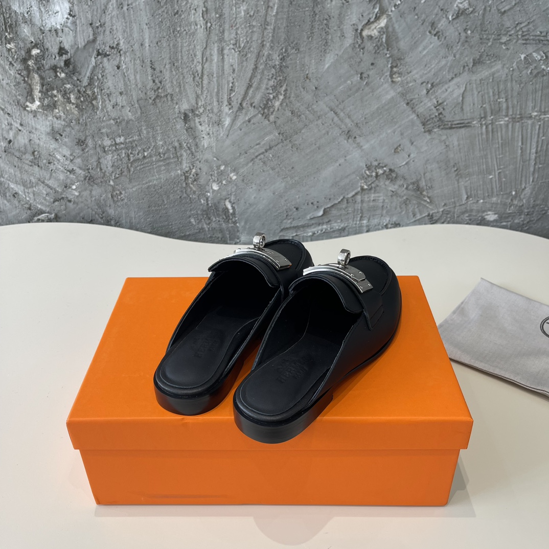 “New Arrival: Hermes SS24 Spring & Summer Shoes with Fine Italian Leather Details” - 图片 3