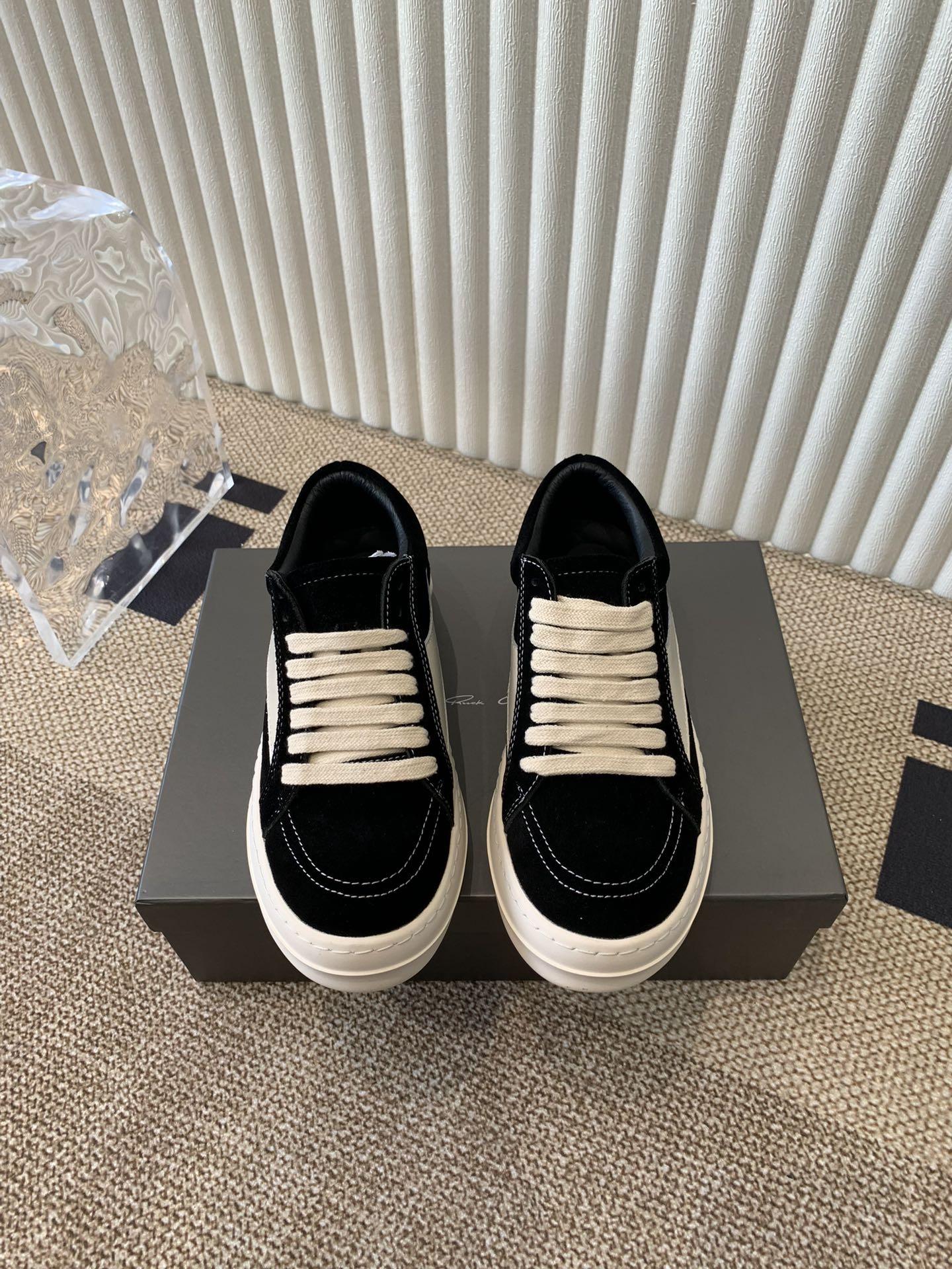 NO:264050,Leather couple model Rick Owens VANS Infringing King-Fantasy Products Full Texture and Super High Appearance. Yyds is so easy to match. Original custom sole, with a unique milky fragrance. Size: Women 35-42, men 38-46, casual shoes/sports shoes, sneakers19860909皮面情侣款Rick Owens VANS 侵权款王炸单品 质感满分颜值超高 yyds 太好搭配了 原版定制大底,有独特的奶香味 码数:女35-42、男38-46,休闲鞋/运动鞋,sneakers,Women's Shoes