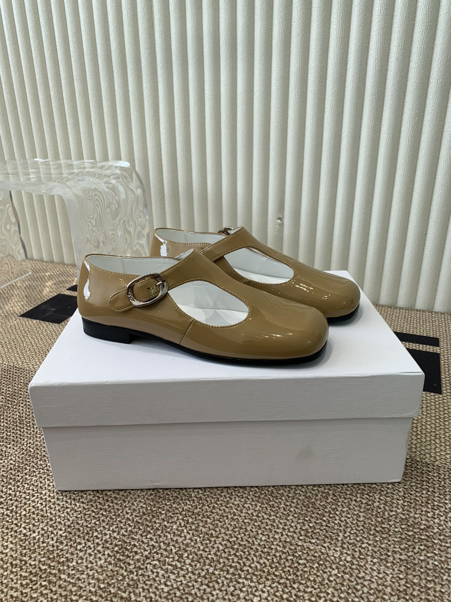 “Premium Tory Murch Ballet Shoes in Sheepskin, 609 Pounds” - 图片 2