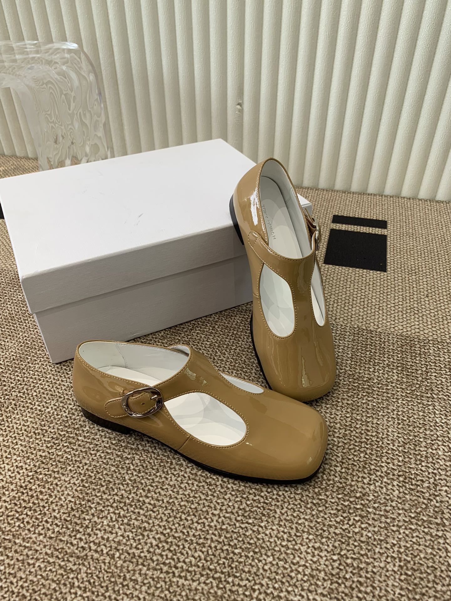 “Premium Tory Murch Ballet Shoes in Sheepskin, 609 Pounds” - 图片 8