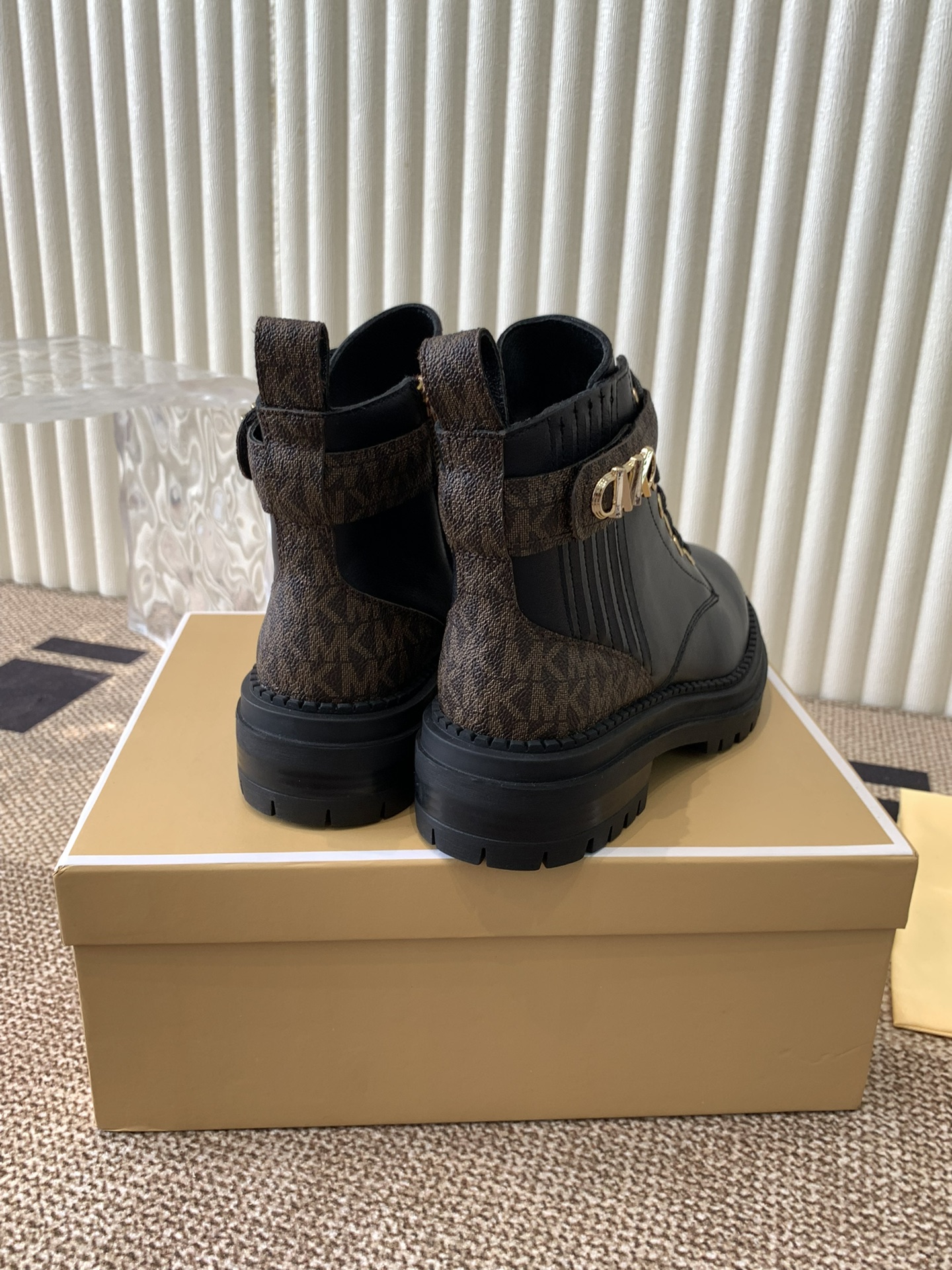 Michael Kors 2024 Martin Boots: Cow & Air-Fruit Skin, Rubber Sole, Size 35-41 - 图片 3